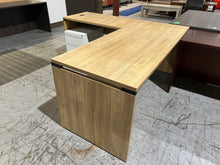 Load image into Gallery viewer, NEW 6 x 6 Oak Linea Italia L-Shape Desk