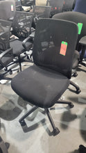 Load image into Gallery viewer, Armless Black Task Chair
