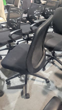 Load image into Gallery viewer, Armless Black Task Chair
