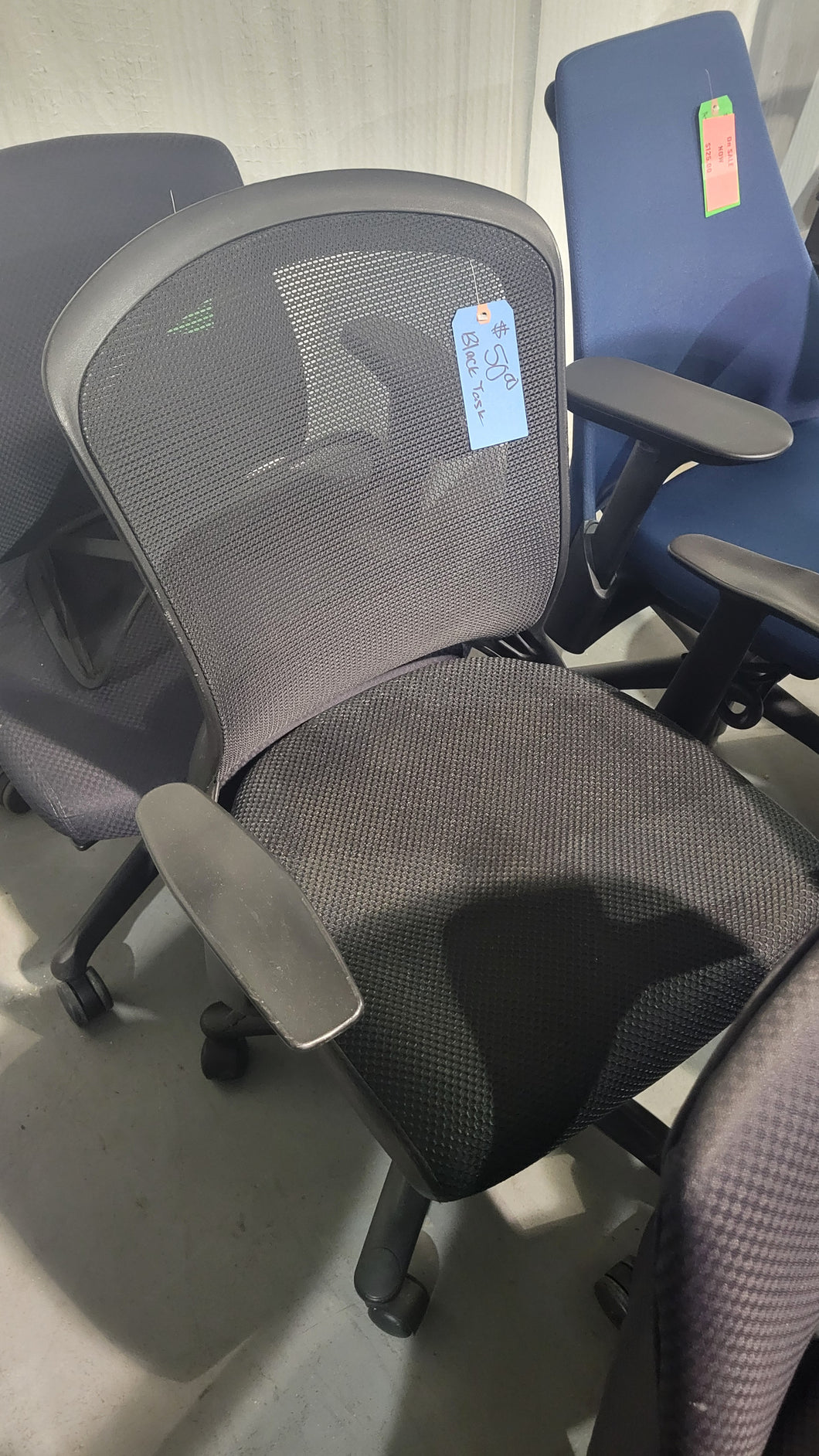 Black Mesh Back Task Chair