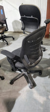 Load image into Gallery viewer, Black Mesh Back Task Chair
