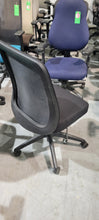 Load image into Gallery viewer, Armless Black Task Chair
