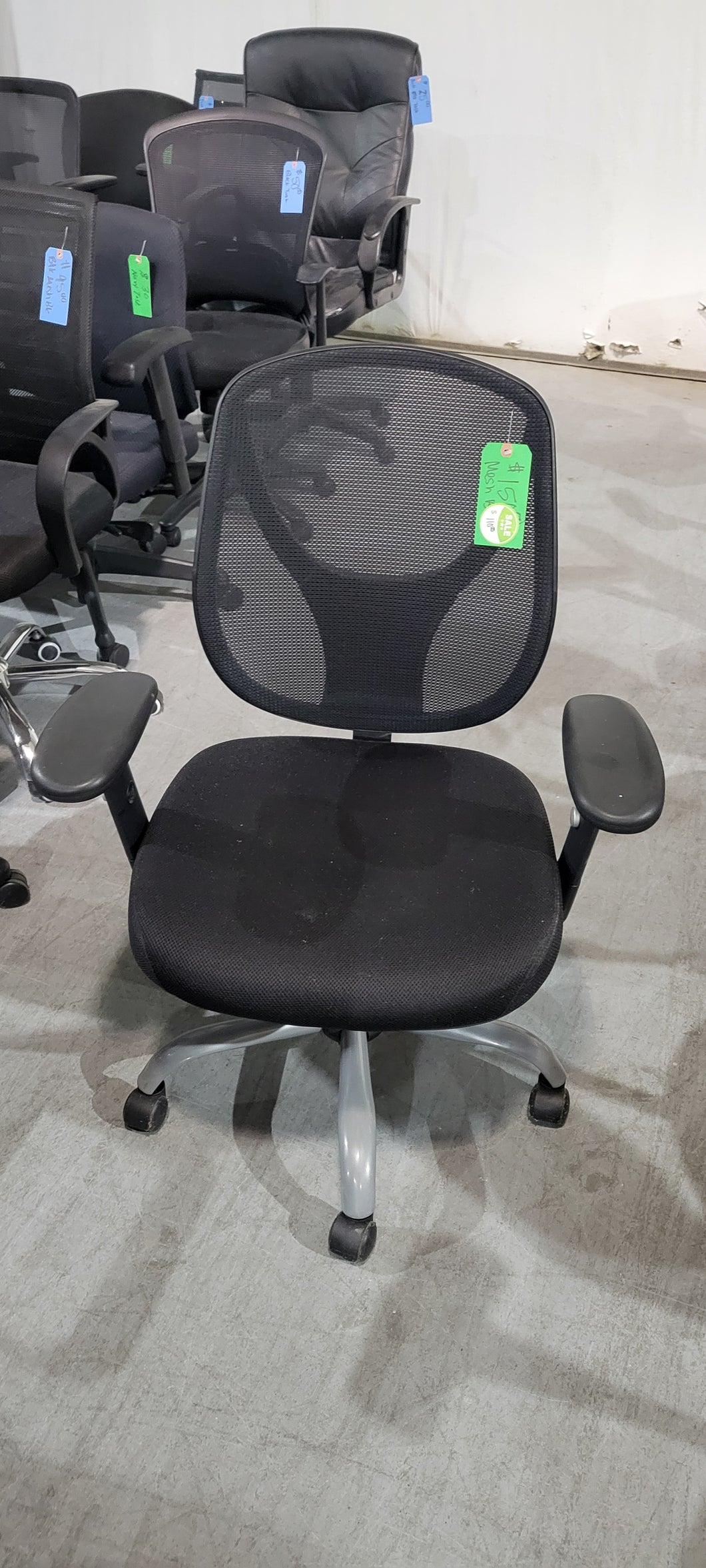 Rounded Mesh Back Black Task Chair