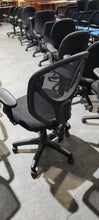 Load image into Gallery viewer, Black Mesh Back Task Chair
