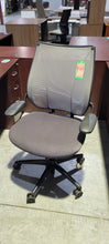 Load image into Gallery viewer, Humanscale Task Chair
