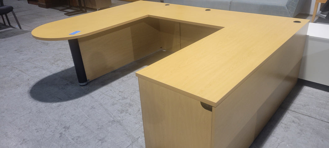 6' x 8' Maple P-Top U-Shape Desk