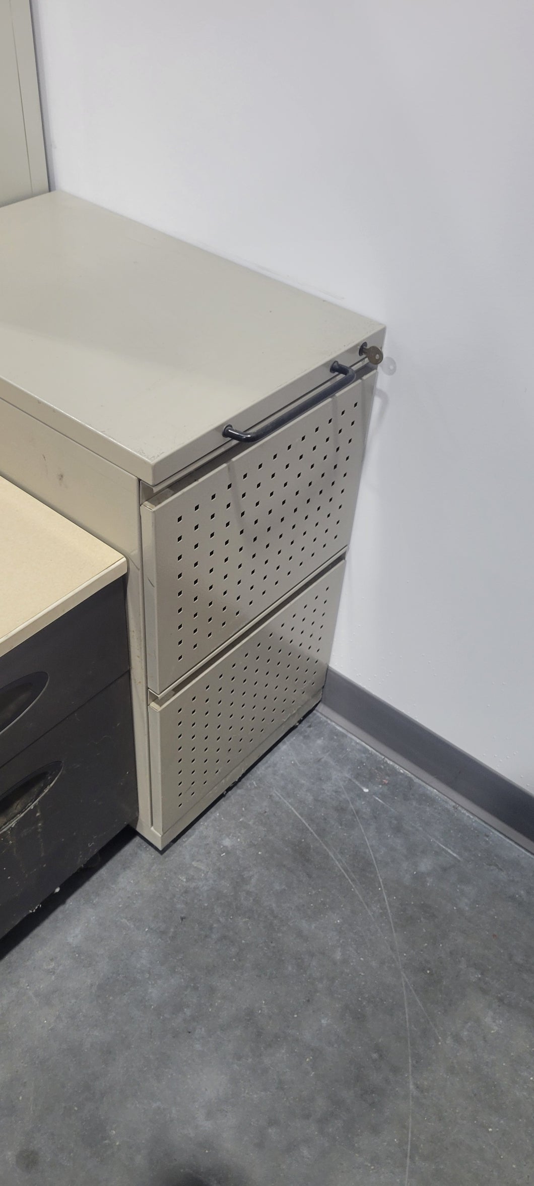 2-Drawer Metal Slotted File Cabinet