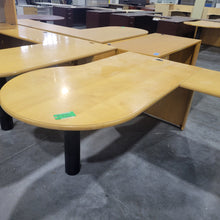 Load image into Gallery viewer, Maple P-Top Desk
