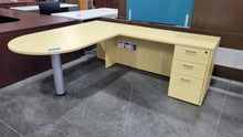 Load image into Gallery viewer, Maple P-Top Desk
