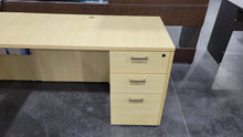 Load image into Gallery viewer, Maple P-Top Desk
