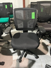 Load image into Gallery viewer, Black Mesh Back Task Chair

