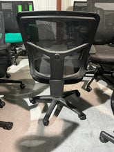 Load image into Gallery viewer, Black Mesh Back Task Chair
