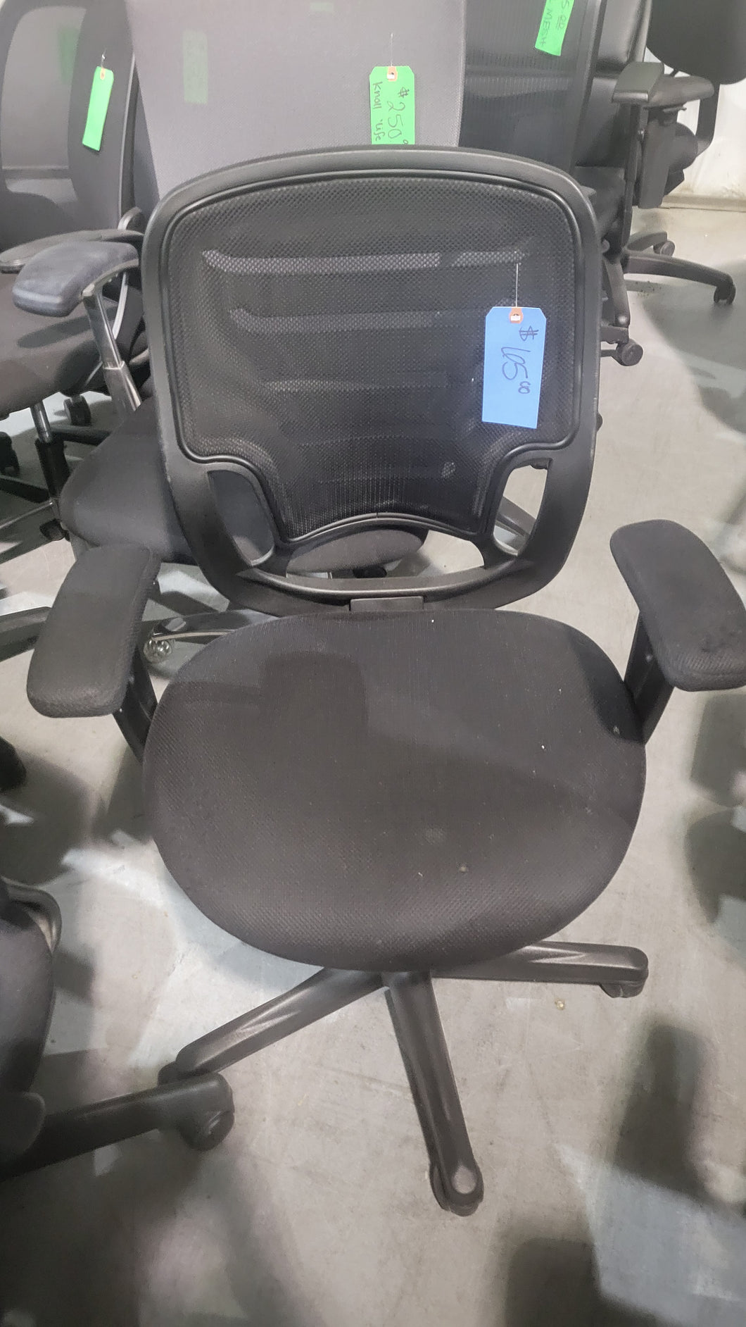 Black Mesh Back Task Chair