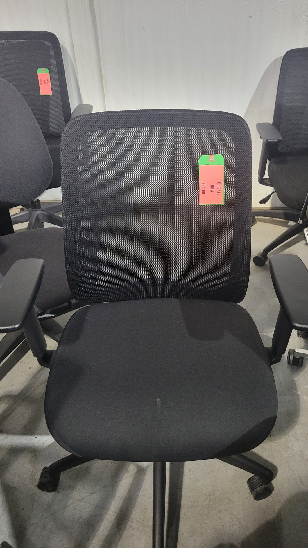 Black Mesh Back Fabric Task Chair