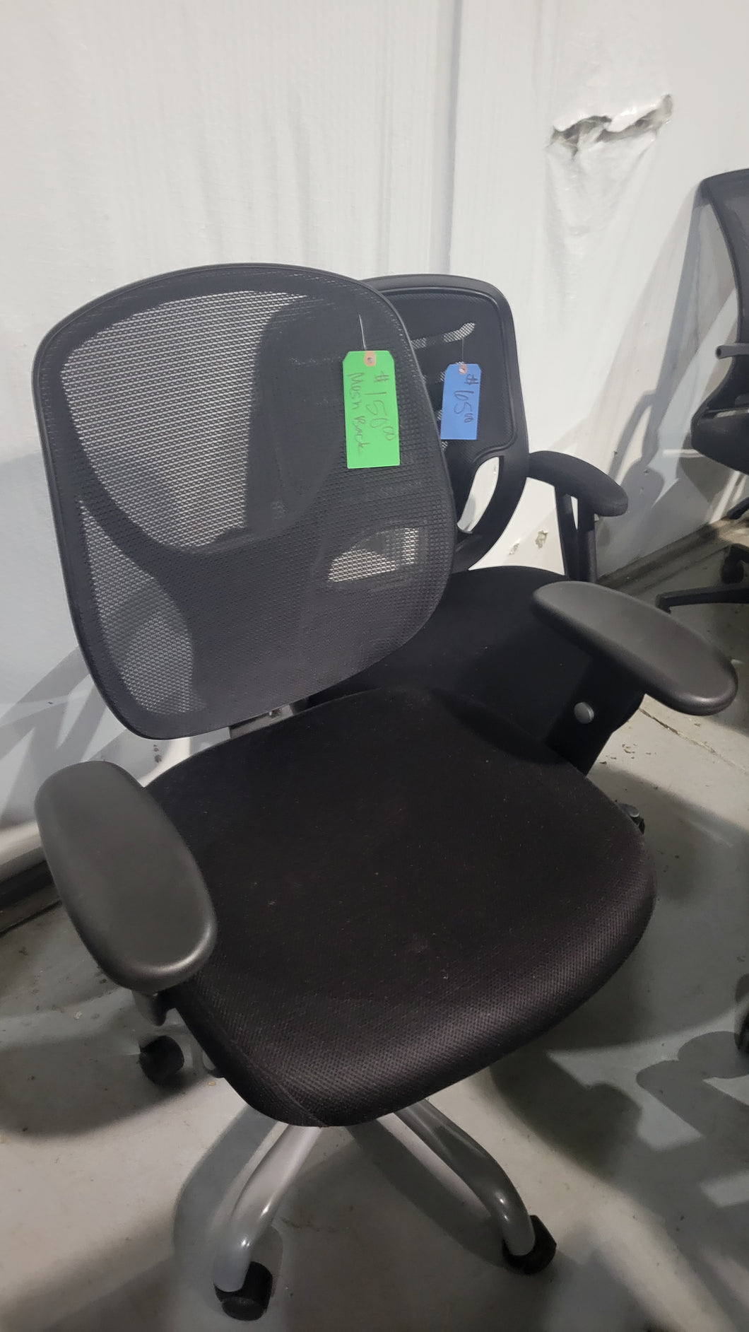 Black Mesh Back Task Chair