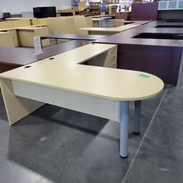Maple P-Top L-Shaped Desk