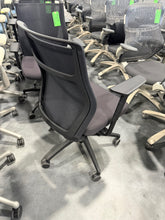 Load image into Gallery viewer, Black Mesh Back Task Chair

