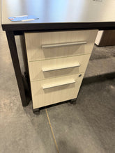 Load image into Gallery viewer, Modern L-Shape Desk with Hutch
