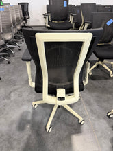 Load image into Gallery viewer, Clear Design Task Chair
