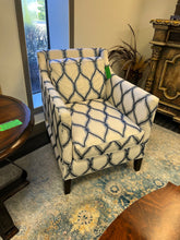 Load image into Gallery viewer, Set of 2 Accent chairs
